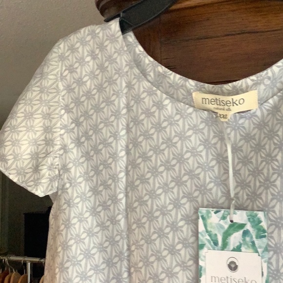 NWT Metiseko Vietnamese Silk Blouse - Picture 2 of 4